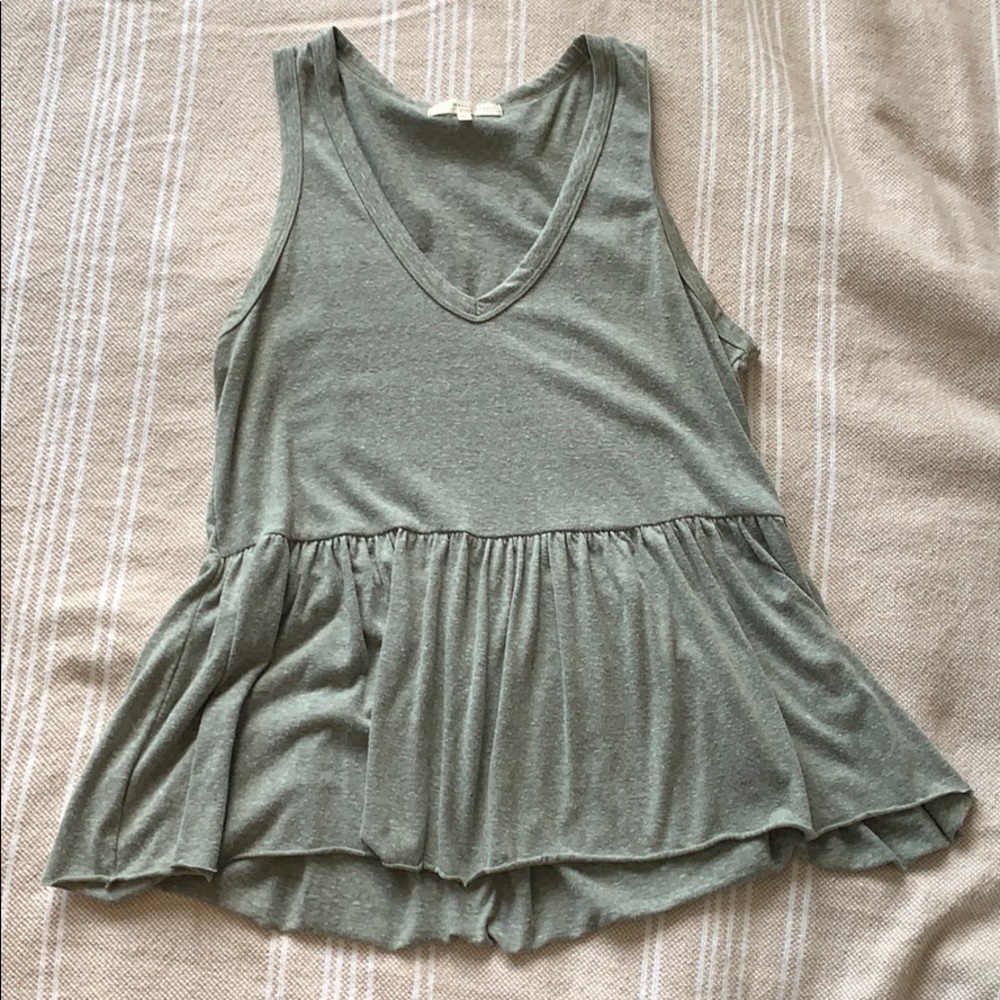 COMFORTABLE peplum style moss v-neck